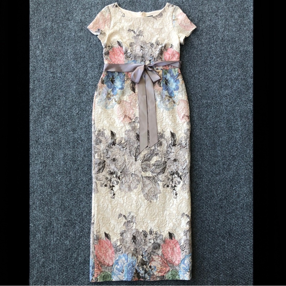 Adrianna Papell floral print short sleeve gown size 8